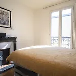 Small Love Nest Near The Marais